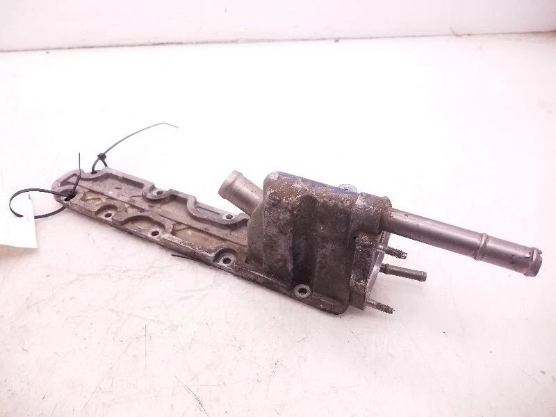 Toyota Avalon 2001 carcasa termostato Foto 2 de 4