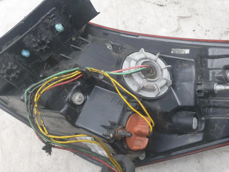 HYUNDAI I20 Taillight Lamp Near Side Left Rear Outer 3 Door LED 2015 Mk2   - Image 2 of 4