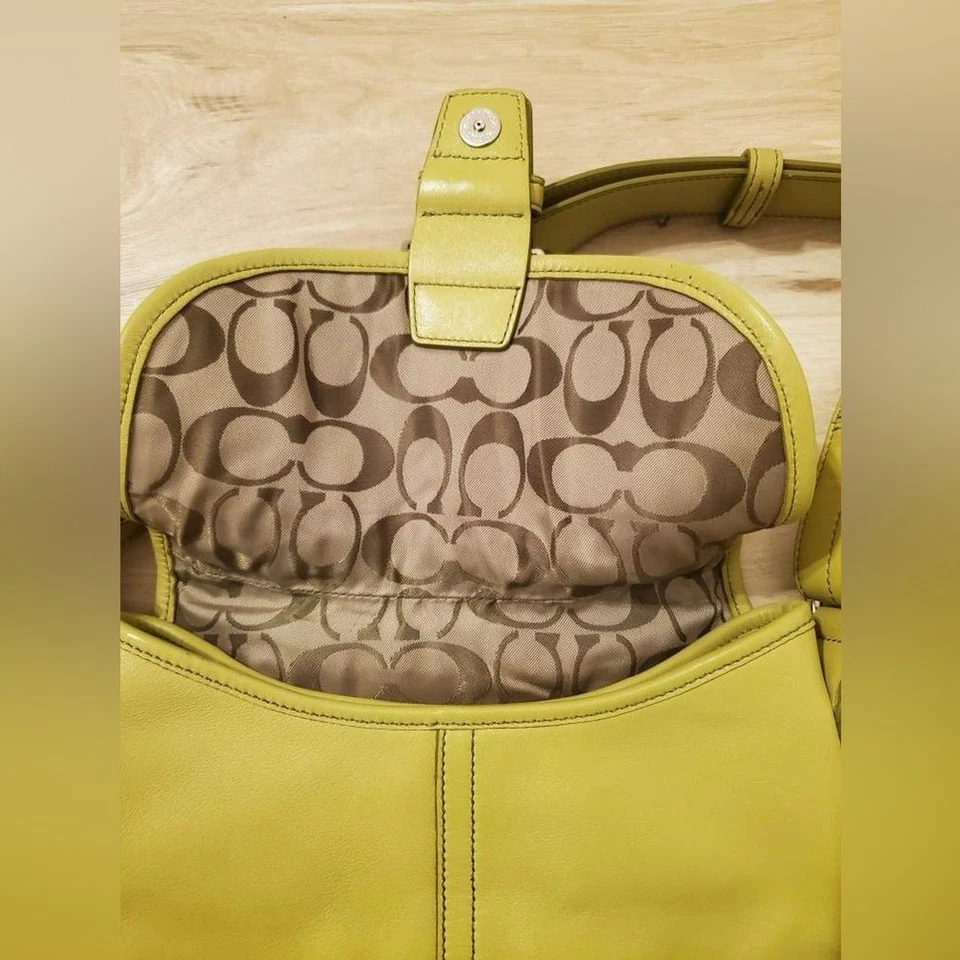 Coach Soho L ime Green Vintage 2004 Leather Two Way Shoulder/Crossbody Bag - Image 3 of 4