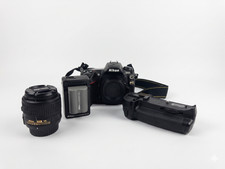 Nikon D300 12.3MP Digital SLR Camera BUNDLE w/ Nikkor ED-IF AFS VR 18-55mm Lens