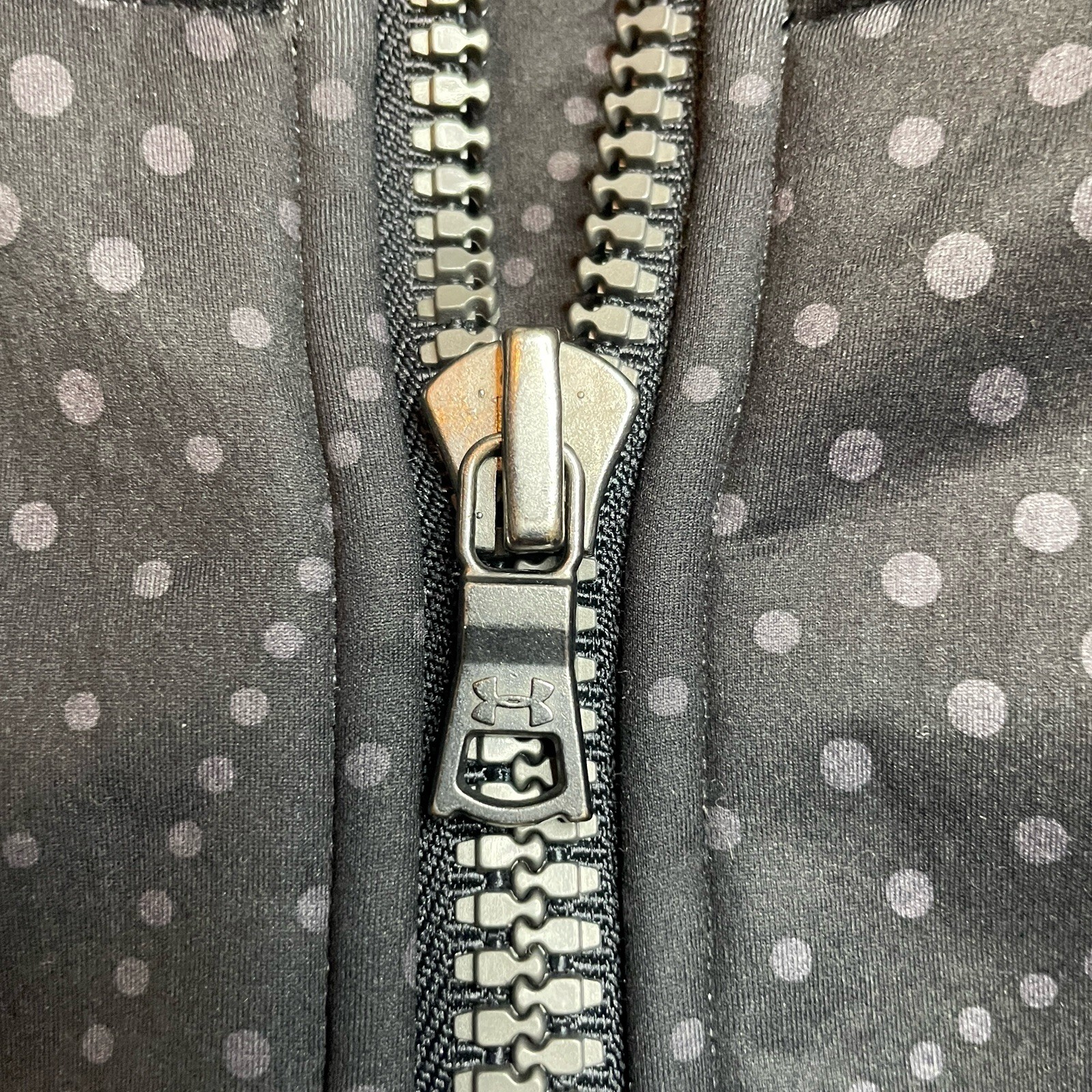 Under Armour Men's Jacket MEDIUM Dot Pattern Blac… - image 7