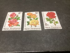 NUOVA ZELANDA 1971 SG 967/69 1° CONVEGNO MONDIALE ROSE MUH
