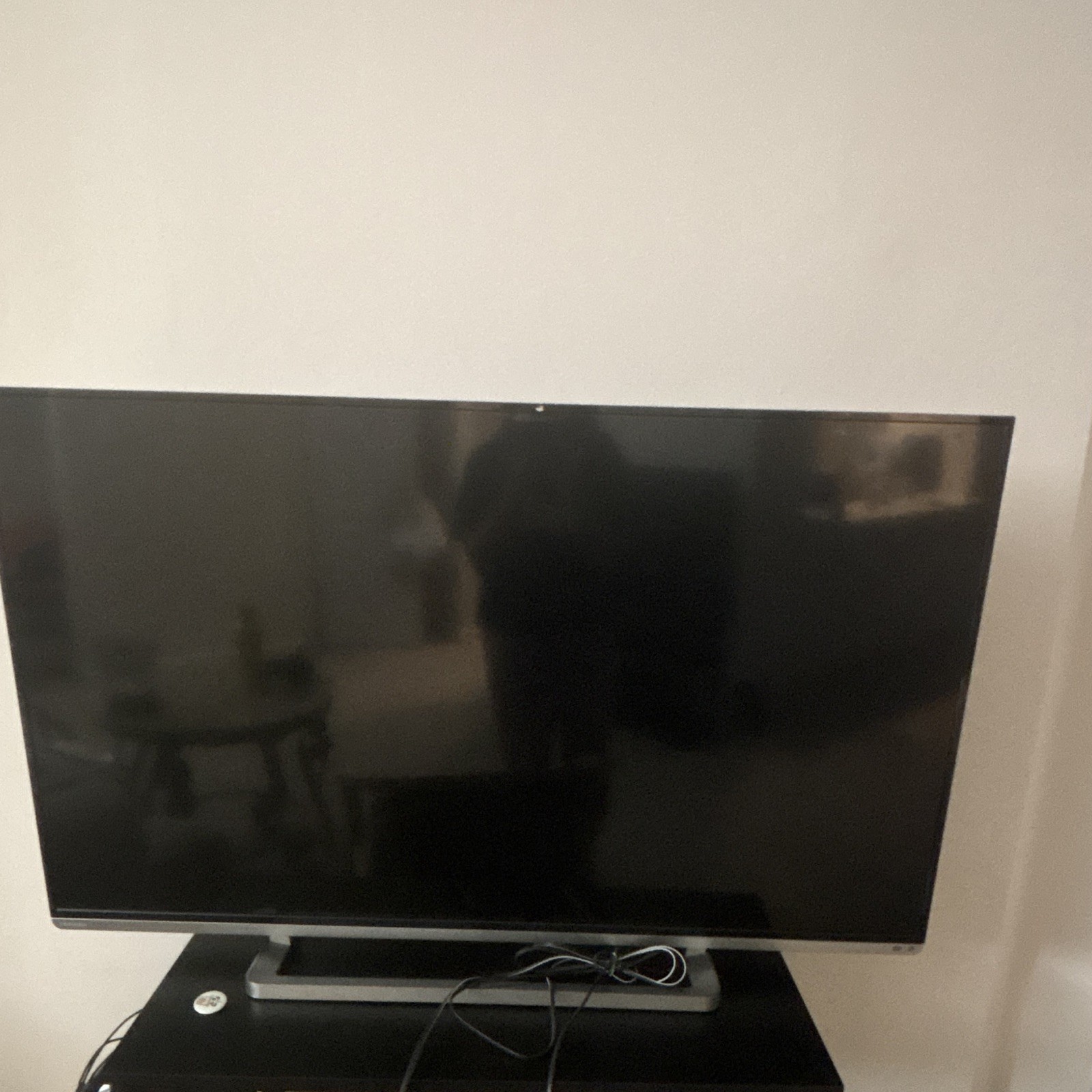 Toshiba 50L2400U 50in LED 1080p FHD Flat Screen TV w/ HDMI Black