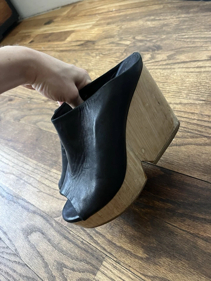 Zuecos de cuero Robert Clergerie abiertos en la parte delantera y trasera. Modelo Dinab, piel de cordero. Foto 2 de 4