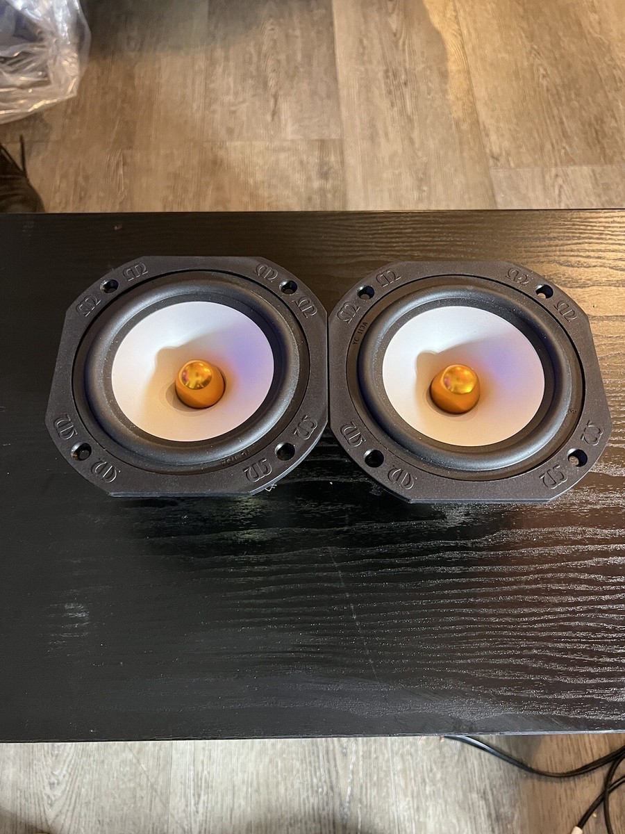 loudspeaker monitor audio silver