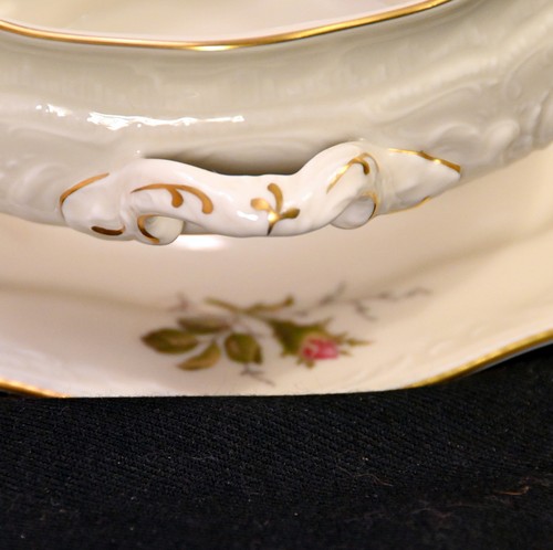 Rosenthal Gravy Boat Classic Moss Rose Red w/Gold 1979-1990 Capacity 16 Ounces - Picture 4 of 19