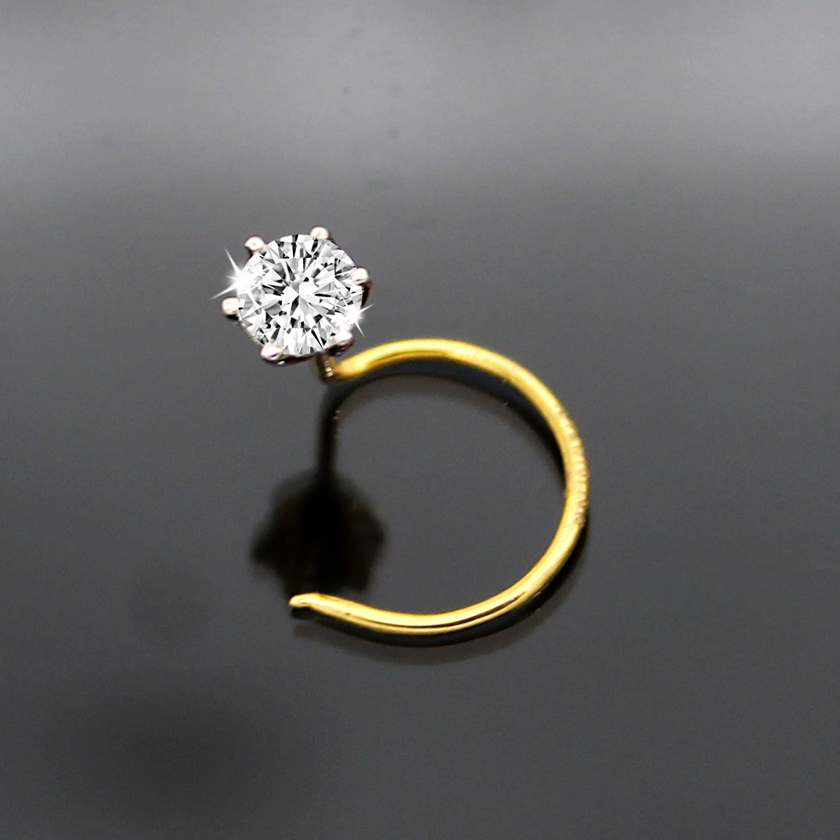 Simple diamond 2024 nose pin