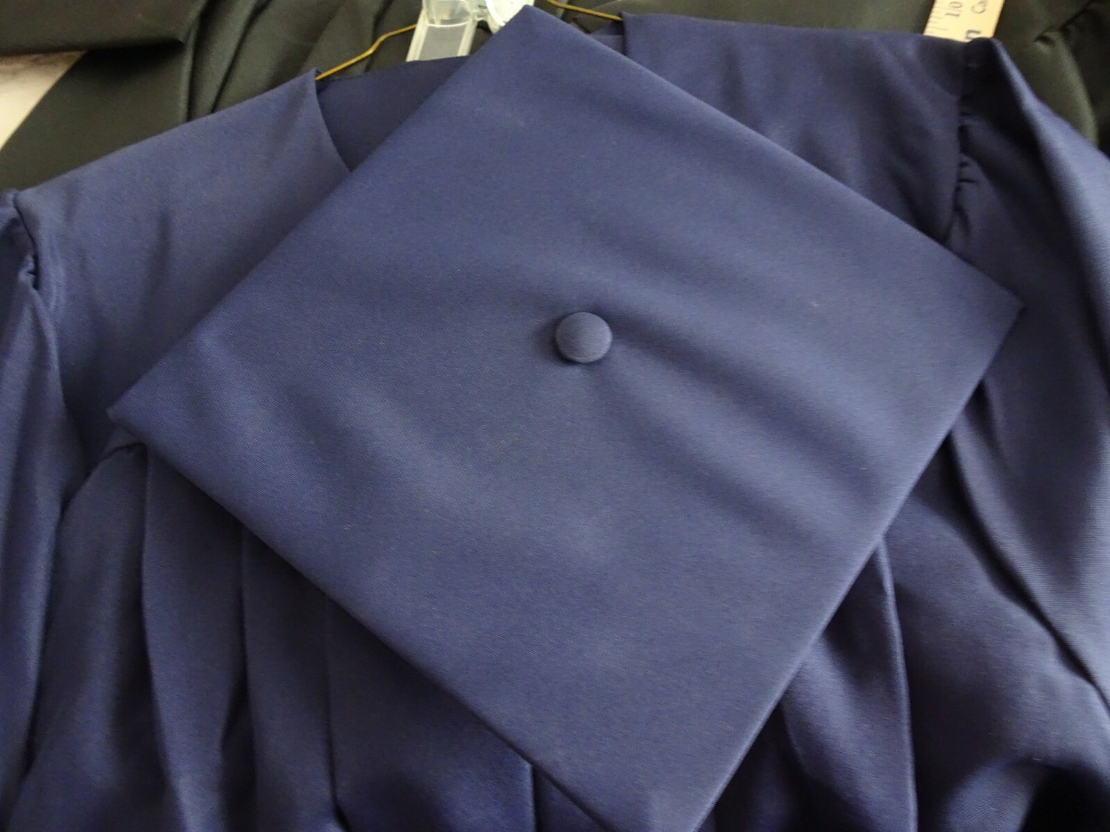 Graduation Gown & Cap by JOSTENS Size 4'10" to 5'0" N… Gem