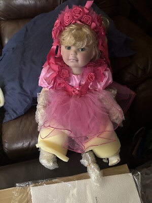 2006 Marie Osmond Porcelain Friendship Rose QVC Toddler Doll