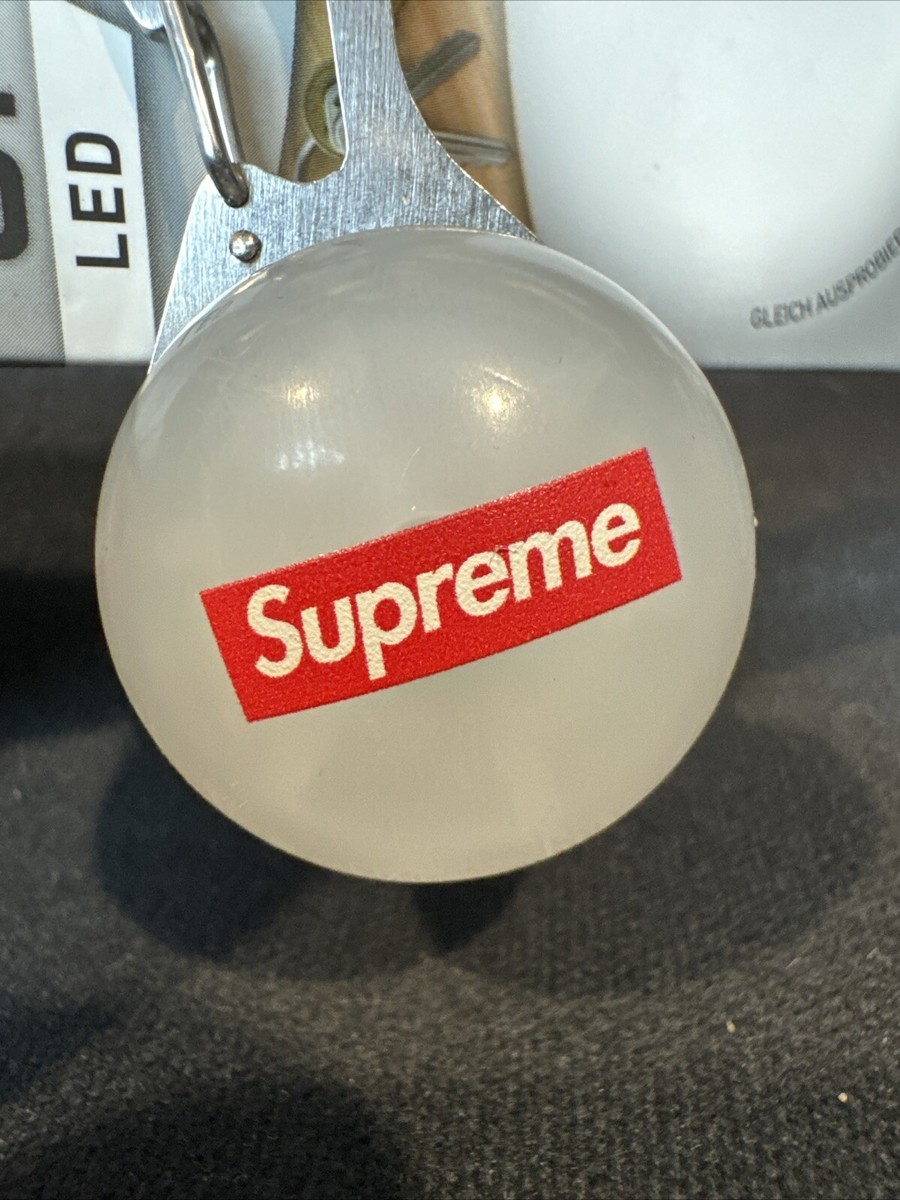 Supreme　Spotlight Keychain Supreme Spotlight Keychain – SSAuthentic.com