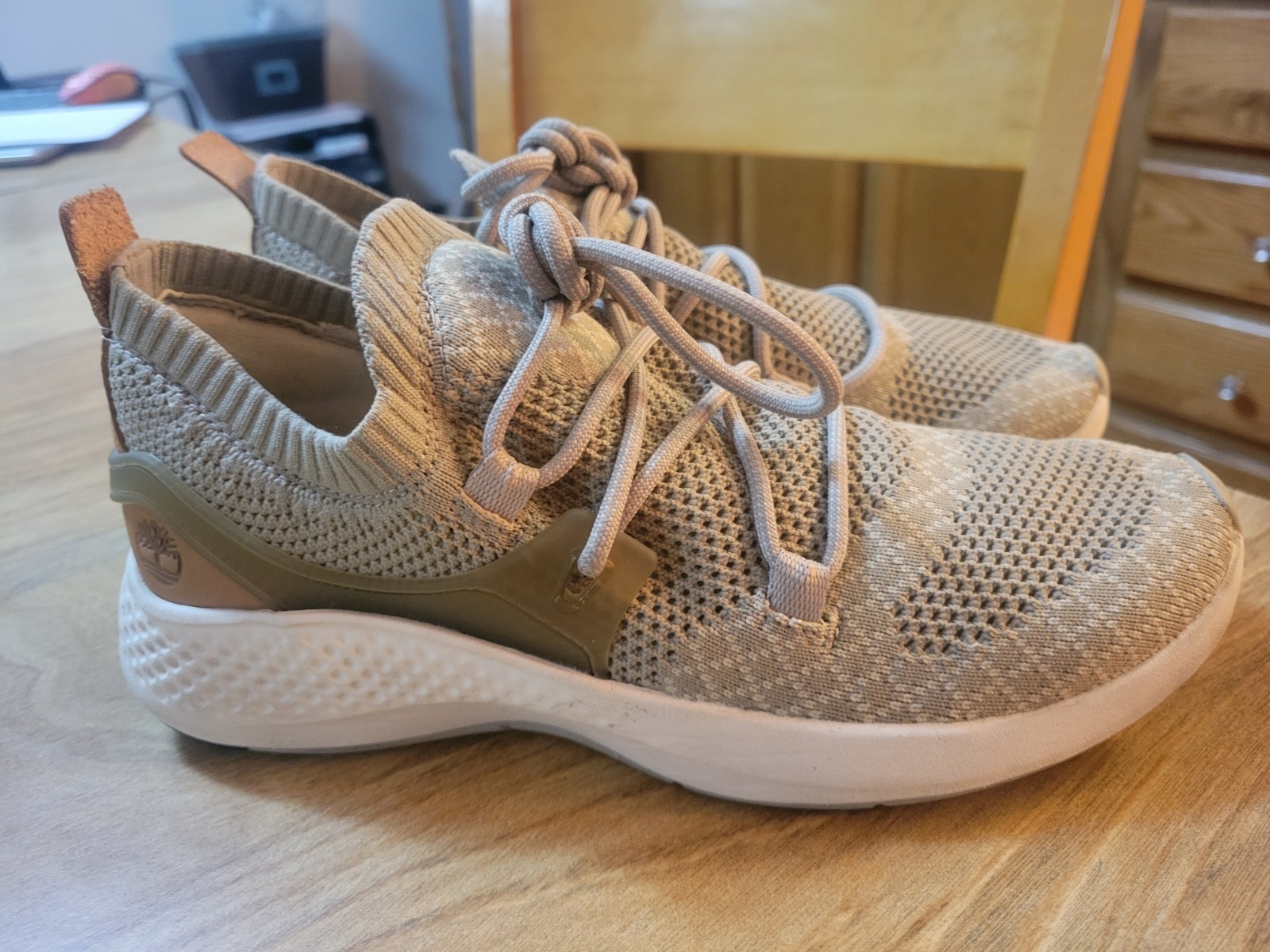 Sz 8.5 Very Clean. Beige/taupe A1nqd