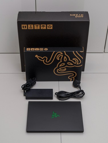 Razer Blade 14 Laptop AMD Ryzen 9 5900HX CPU, RTX 3080 GPU, 16GB RAM, 1TB SSD - Picture 16 of 19