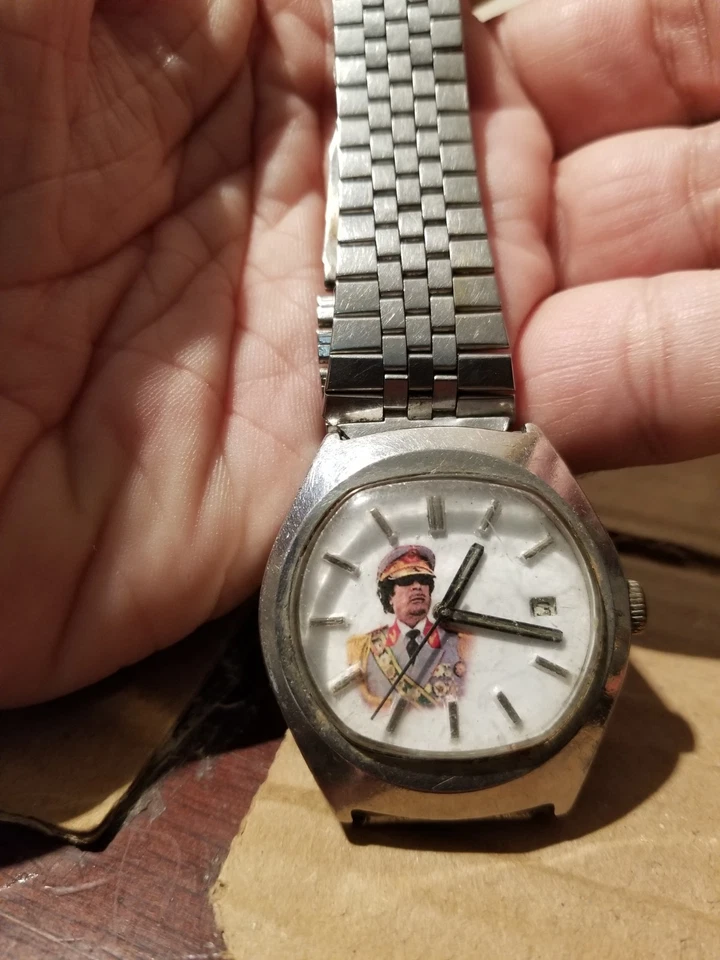 Relógio de pulso muito raro presidente Muammar Gaddafi presidente da República Líbia 1980 - Imagem 3 de 4