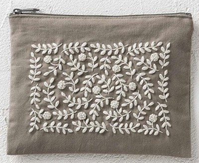 Lecien Cosmo Embroidery Kit: Yula'S Heart-Pounding Floral Embroidery [One-Color_