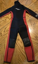 SeaSkin Wet Suits 3MM Boy  s Long Sleeve Neoprene Swim Suit Black  Red Zip Up 3