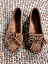Minnetonka Suede Leather Moccasins Women's Size 8 - Brown