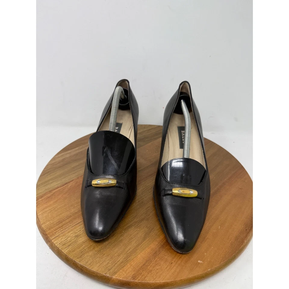 Tacones mocasines Bally de cuero negro hebilla dorada punta cuadrada para mujer talla 8,5 M Foto 4 de 4