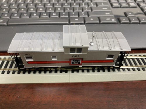 HO Atlas 1908 Extended Vision Caboose Burlington Route CB&Q #13602 NIB! HO4719 - Picture 4 of 9