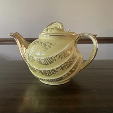 Vintage HALL CHINA Co. Ceramic Teapot #0799 PARADE 6 cup Yellow