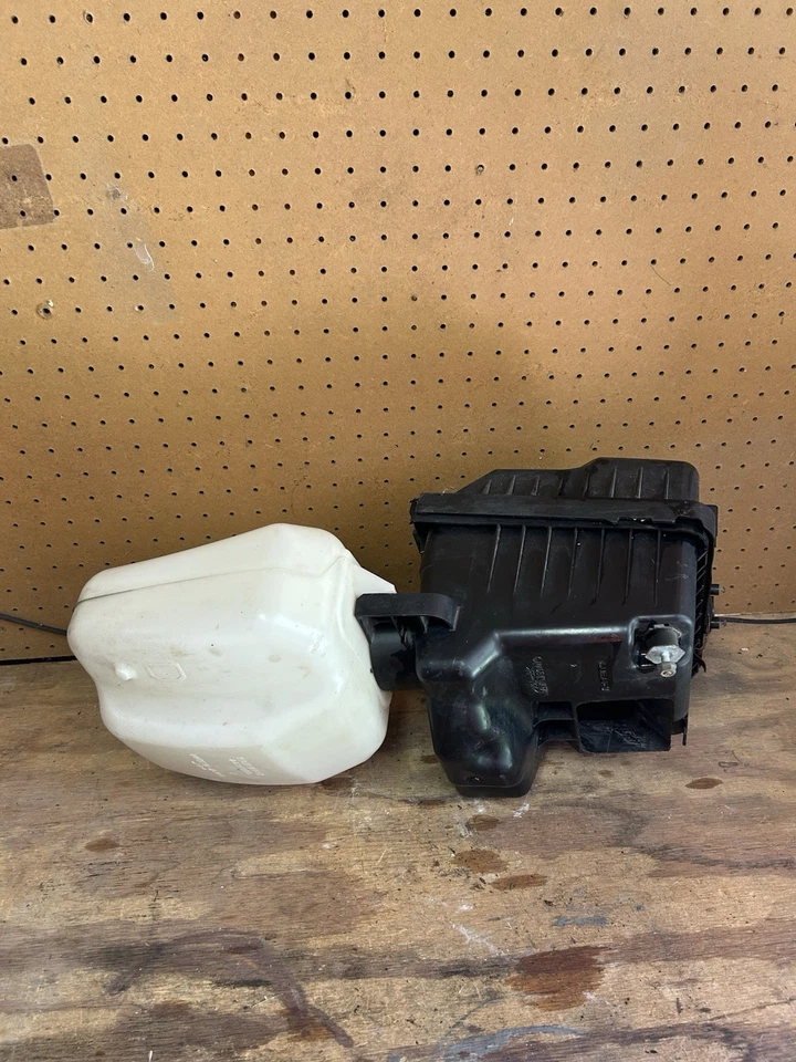 2008-2010 SUBARU IMPREZA AIR CLEANER INTAKE RESONATOR BOX TANK A43FG00 OEM 08-10 Foto 2 de 4