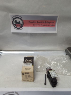 ALLEN-BRADLEY,800MR-P16GS,SMALL PILOT LIGHT 120V 50/60HZ GREEN NOS