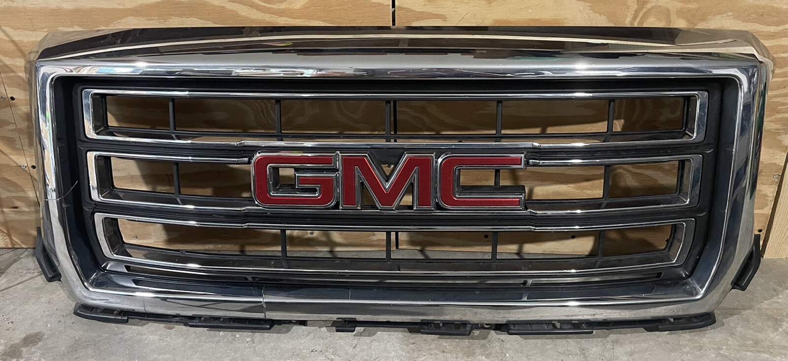 2014-2015 GMC SIERRA 1500 FRONT GRILLE OEM WITH EMBLEM OEM  