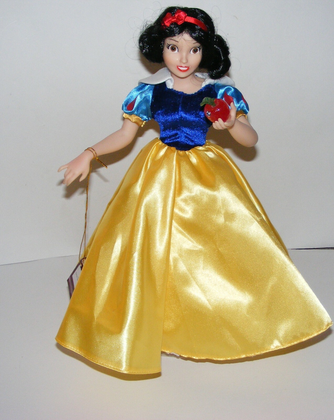ashton drake snow white doll