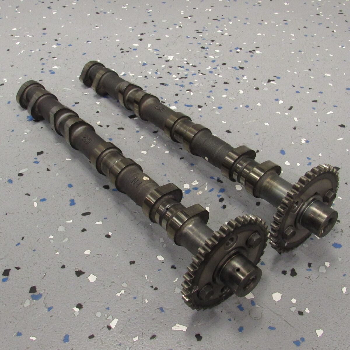 OEM Camshaft Set *NICE! Intake & Exhaust Cams Camshafts 01 OEM Camshaft Set *NICE! Intake & Exhaust Cams Camshafts 01