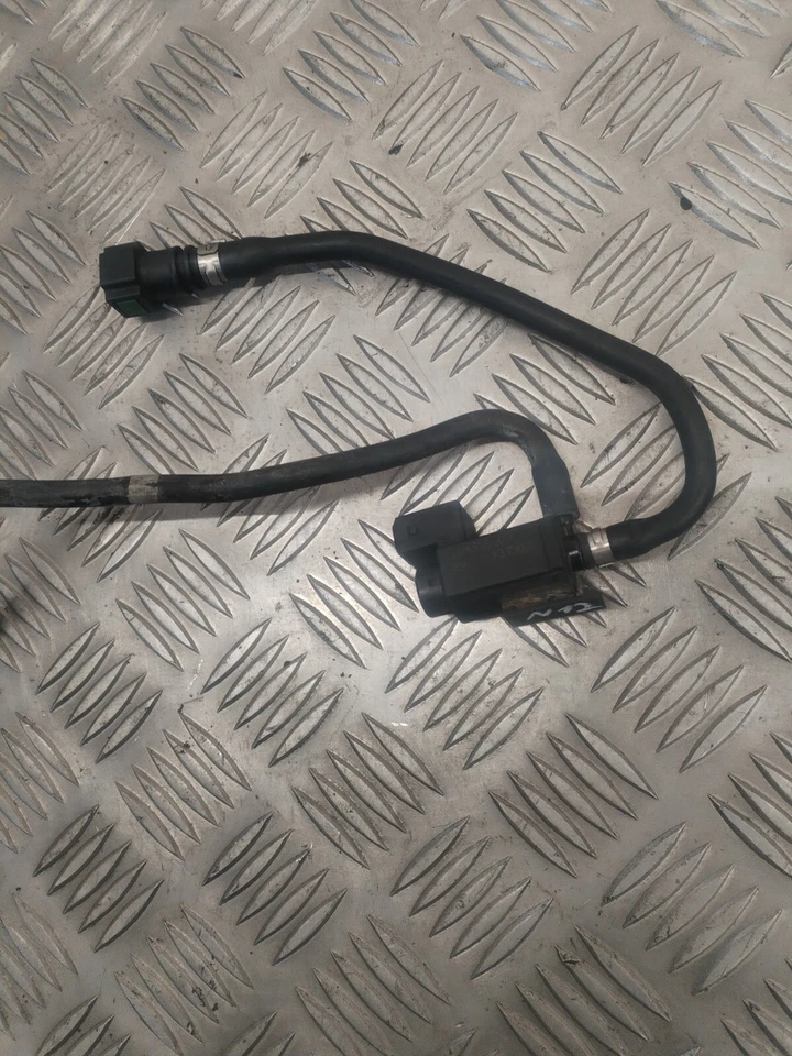 JAGUAR XF X 250 VACUUM BOOST PRESSURE VALVE AND PIPES 70435600 2014 - Image 2 of 4