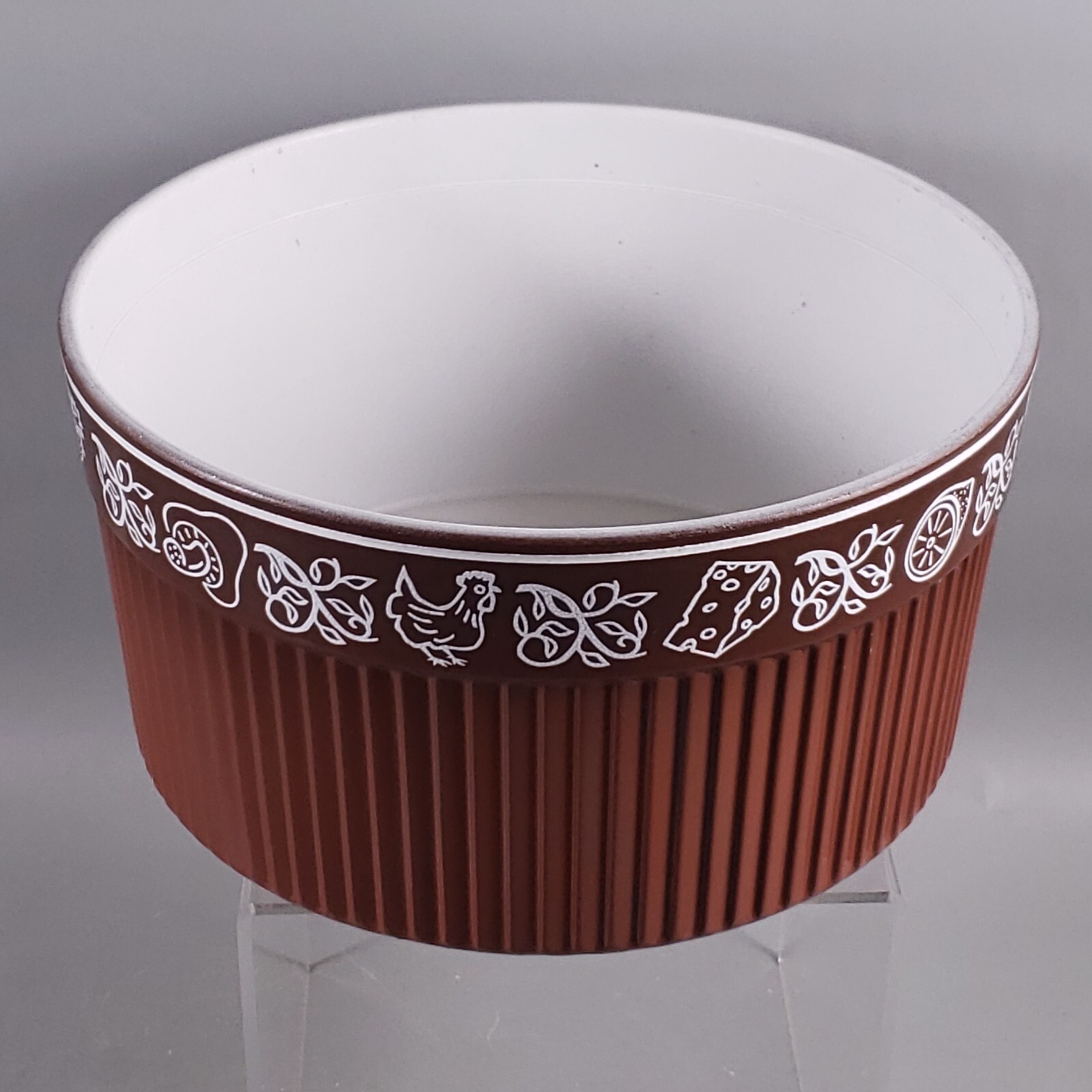 Vintage Nordic Ware Brown White Country Farm La Souffle Ceramic Casserole Dish