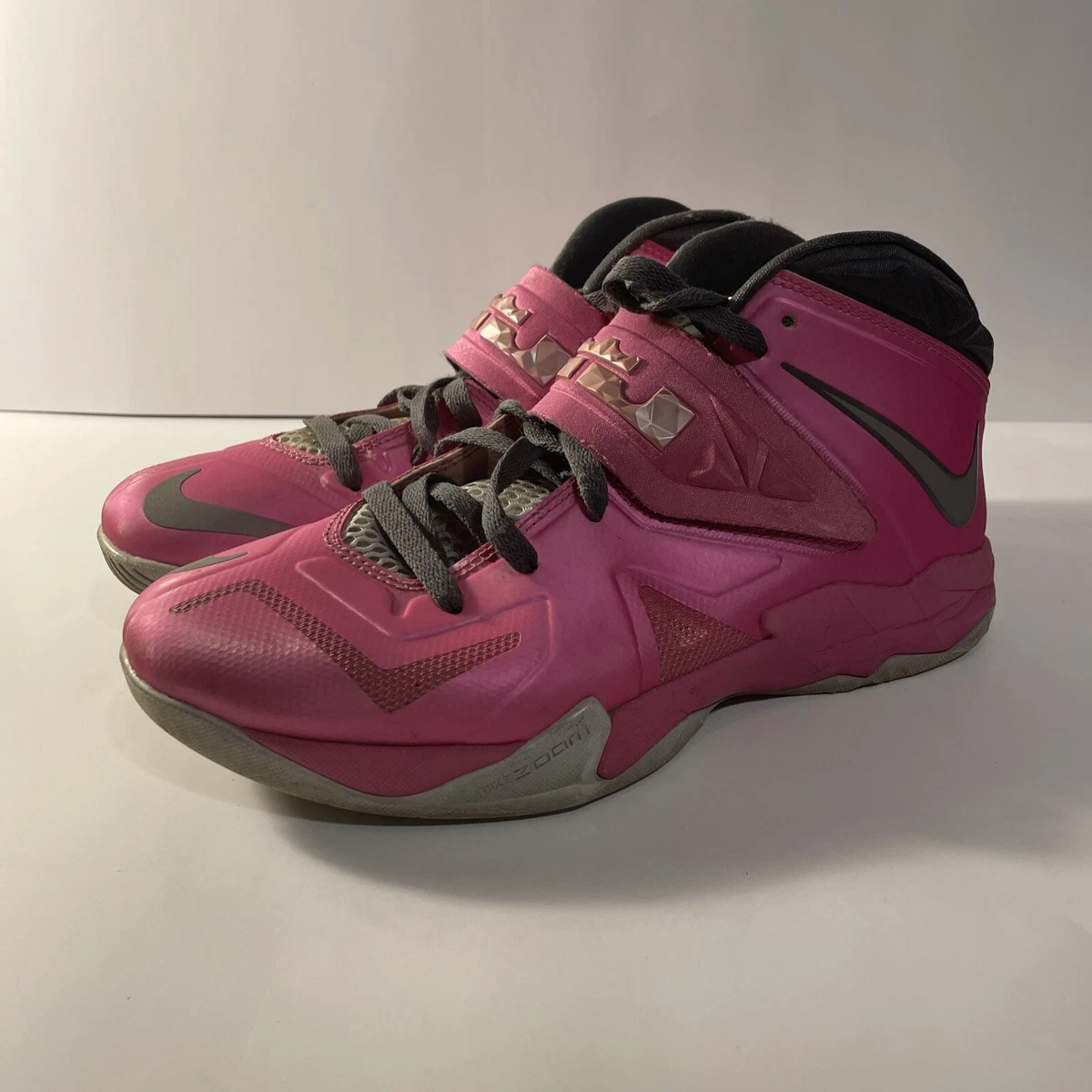Size 8.5 Nike LeBron Zoom Soldier 7 Kay Yow