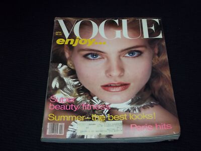 1981 APRIL VOGUE MAGAZINE - KIM ALEXIS FASHION FRONT COVER - H