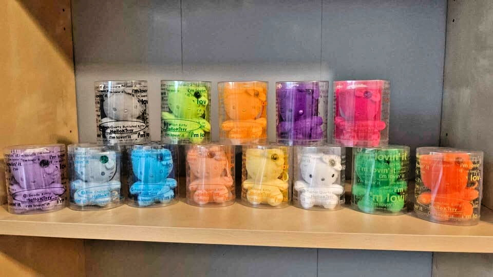 Juego de Peluche Hello Kitty 30 Aniversario - 13 Tubos Sellados Sanrio McDonald’s 2004