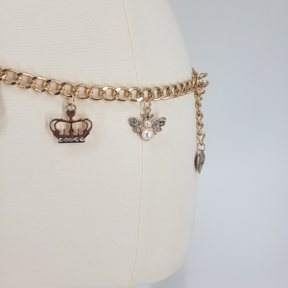 Juicy Couture Charm Chain Belt Women 2X Gold Pink Heart Crown Bee Y2K Rhinestone Juicy Couture Charm Chain Belt Women 1X Gold Pink Heart  main image 4