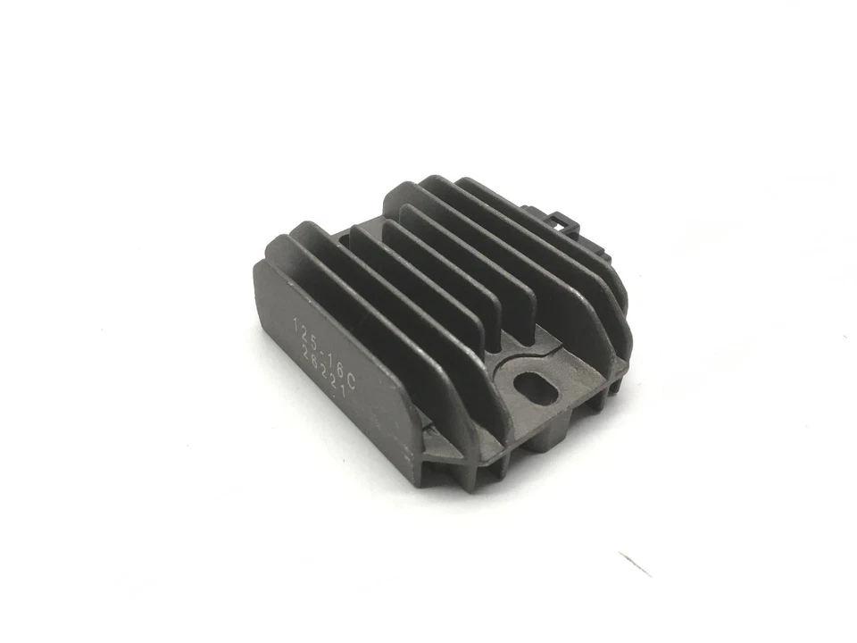 Régulateur De Tension HYP PIAGGIO VESPA LX 150 2005 2006 - Photo 3/4