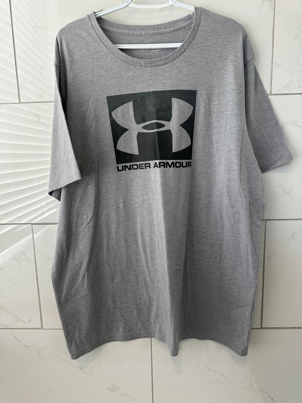 Under Armour Men’s 2XL Gray HeatGear Loose Fit Short Sleeve Logo T-Shirt