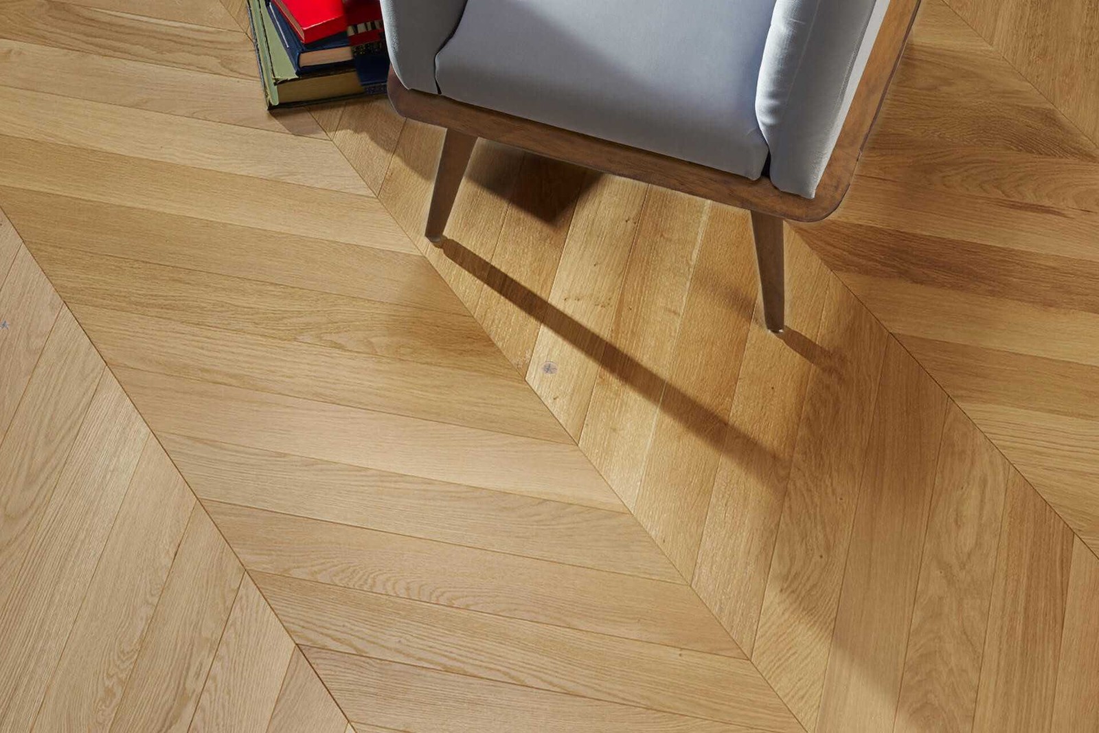 Parquet Point de Hongrie en chêne contrecollé haut de gamme Sélection natur'