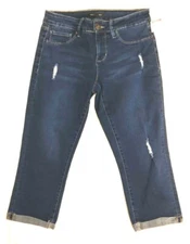 SIGNATURE STUDIO Women's Sz 6 Distressed Cropped Cuffed Med to Dark Wash W28 L21