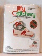  100 VINTAGE JIFFY SUNSET "MERRY MOUSE IN A SNEAKER" CREWEL 3-D ORNAMENT KIT NIP