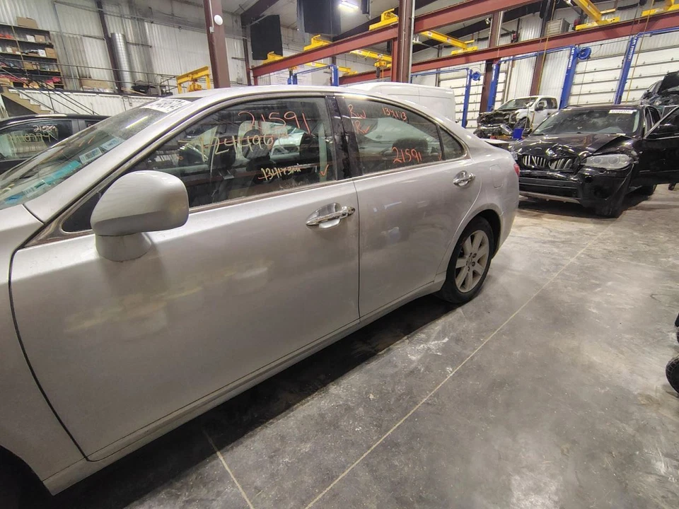 07 - 09 LEXUS ES350 Radio E823734 - Image 2 of 4