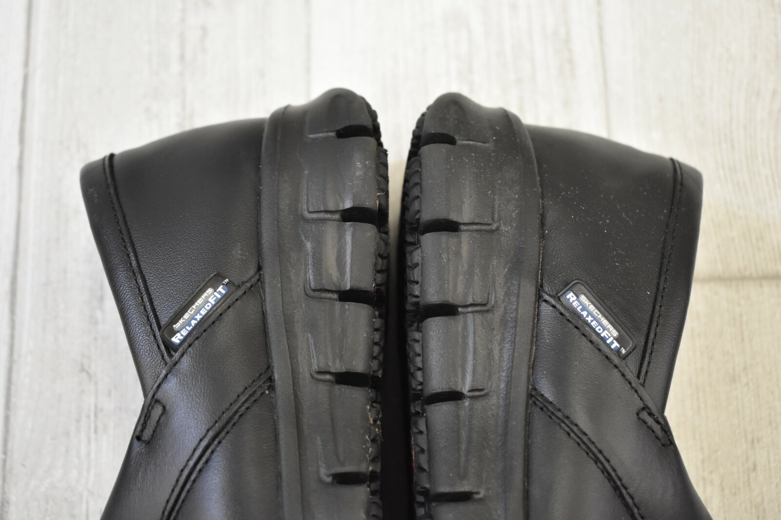 skechers sure track bernal