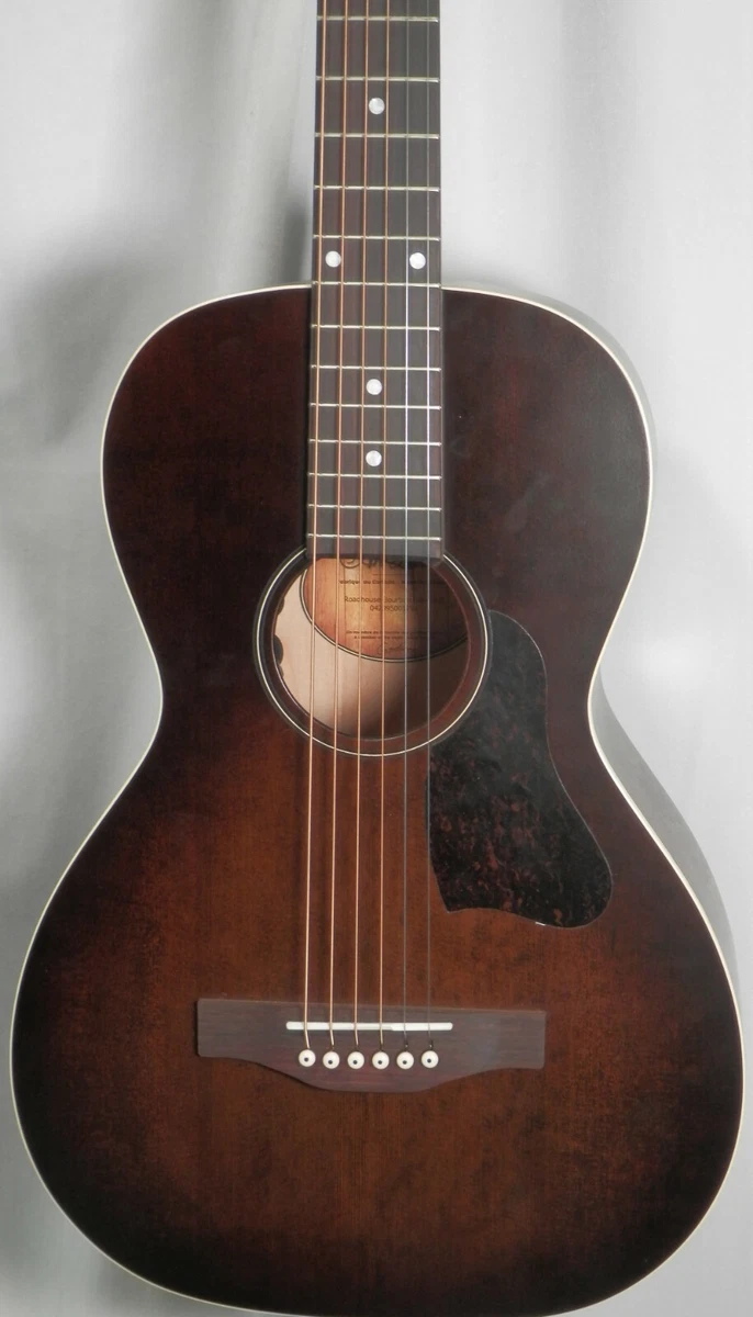 Art & Lutherie Roadhouse Bourbon Burst Parlor Acoustic