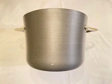 Calphalon Contemporary Nonstick  8Qt. Stock Used