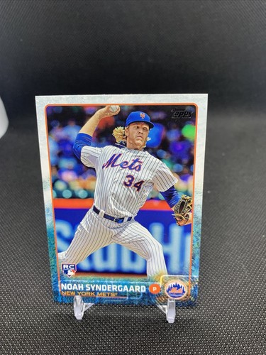 2015 Topps Update #US157 Noah Syndergaard Baseball Rookie Card - NM-MT/MINT Condition In Top Load & Sleeve