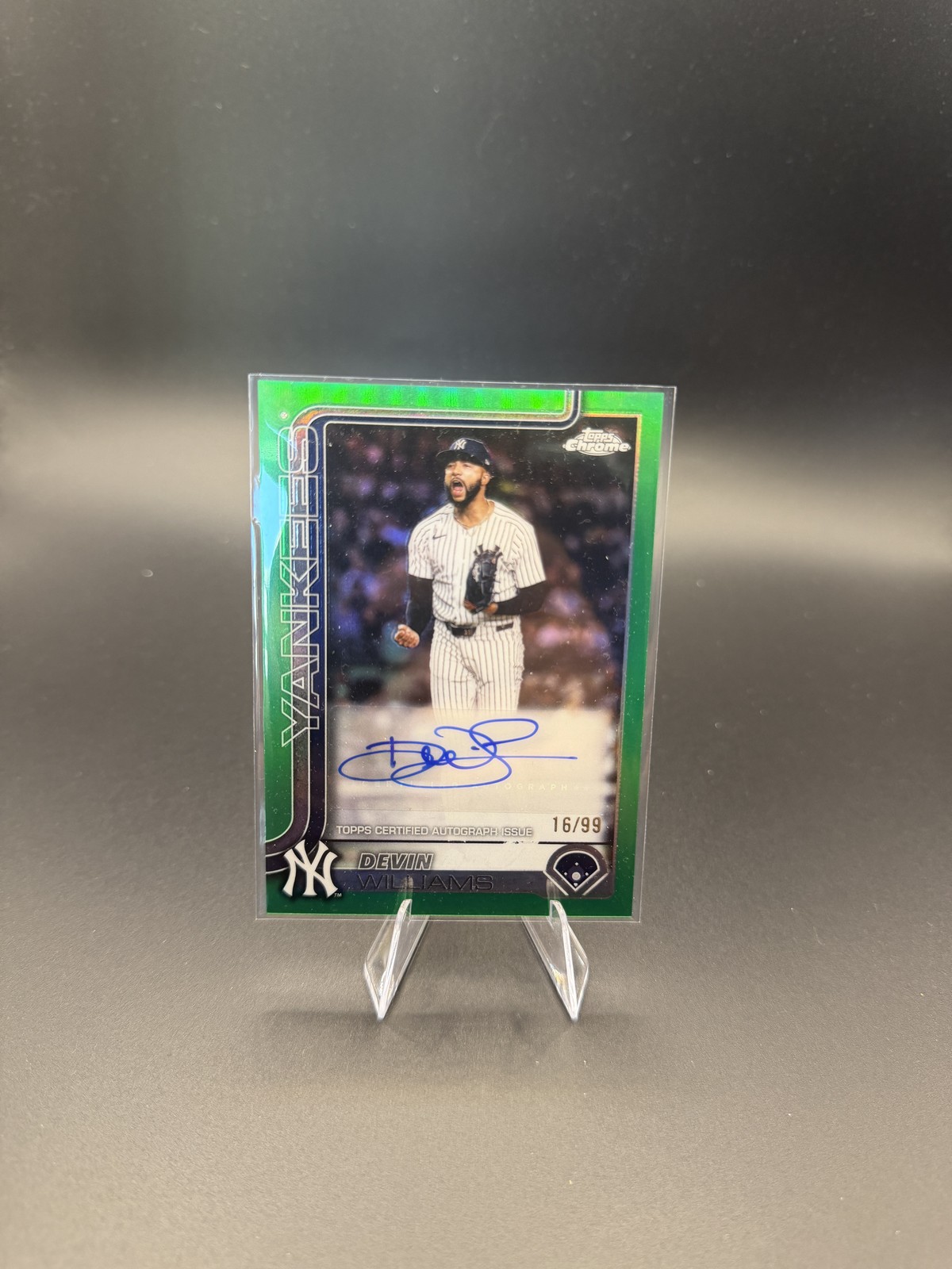 2025 Topps Chrome Update #AC-DW Devin Williams Autograph Green Refractors #/99