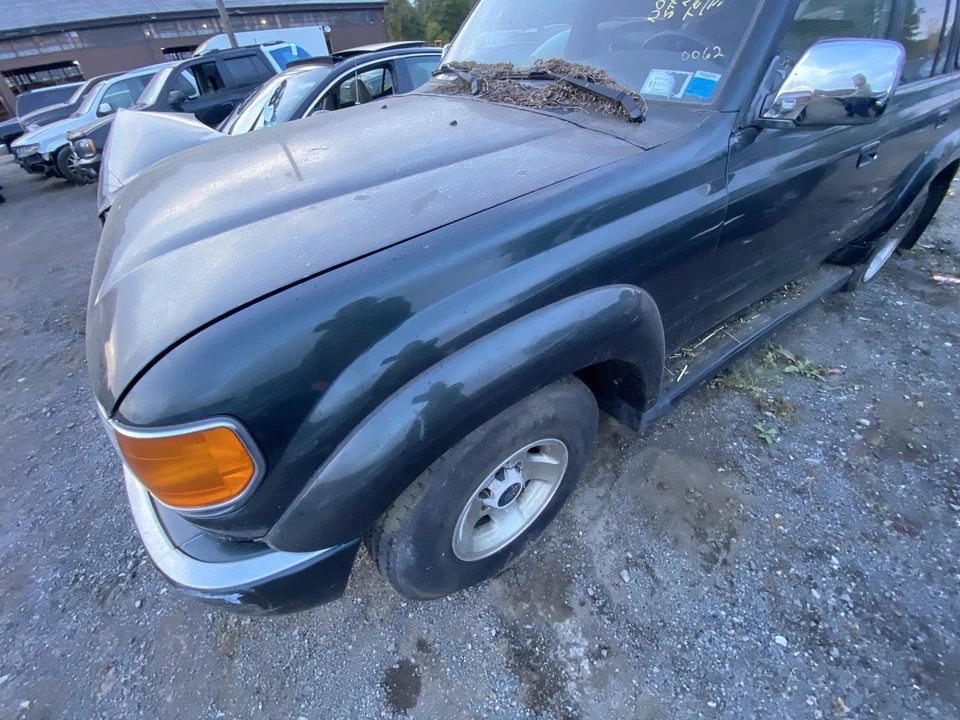 Used Front Left Fender fits: 1993 Toyota Land cruiser w/moulding Front Left Grad Foto 2 de 4