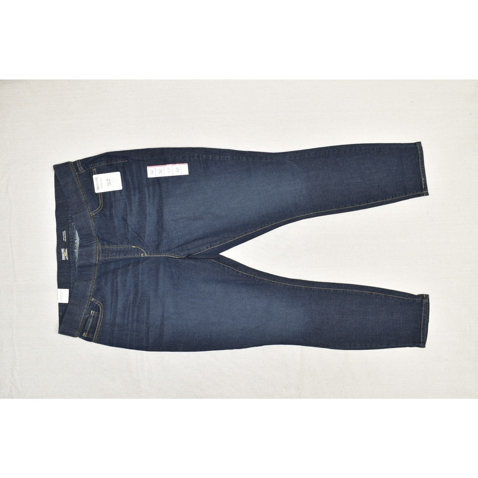 NEW Levi's Signature Totally Shaping Pull-On Skinny Jeans Plus Size 20M thumbnail 4