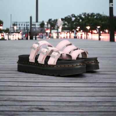 ◆関税/送料無料◆DR. MARTENS BLAIRE SLIDE◆大人気商品◆ Dr Martens Womens Blaire Platform Leather Slides Sandals