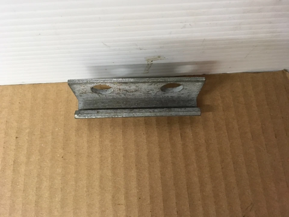 Новый из старых запасов ключ суппорта переднего тормоза GM C30 C3500 G30 K30 P30 Express 14023439 - Изображение 4 из 4