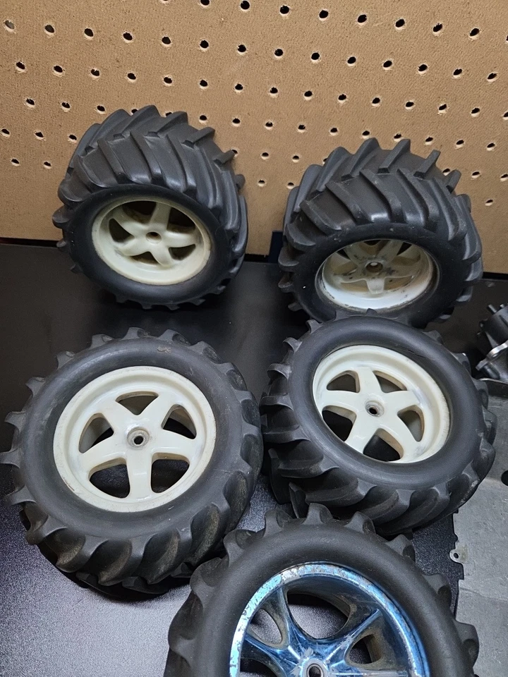 Traxxas T-Maxx Parts Lot - Image 3 of 4